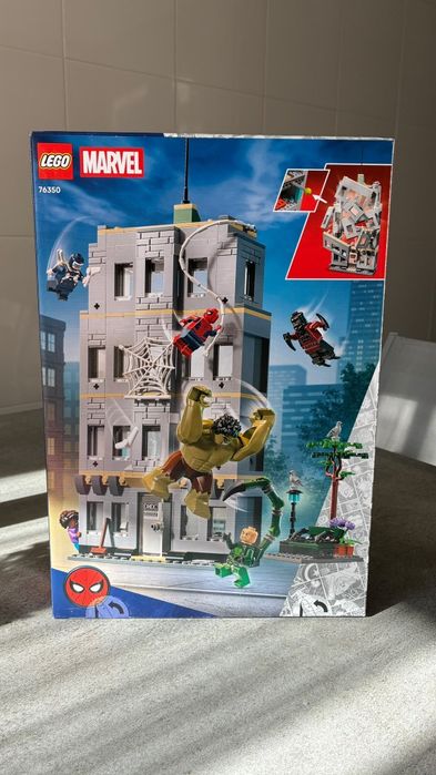 LEGO Marvel - Confronto do Spider-Man vs Hulk