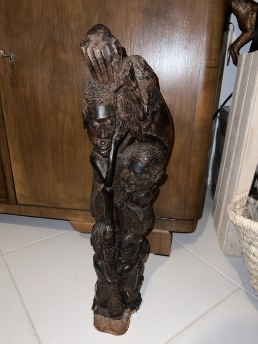 Figurka drewniana ciemna afrykańska