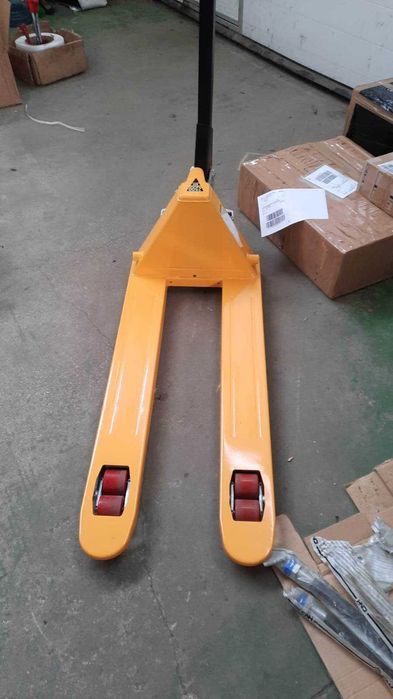 Wózek paletowy,1150mm 2500kg 1050zł NETTO