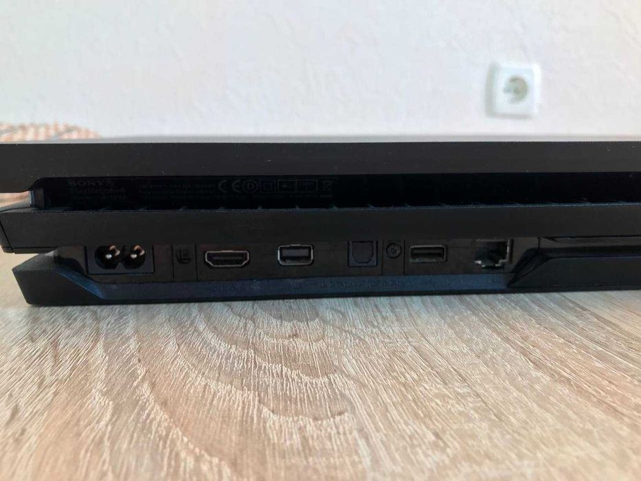PS4 Pro 1TB 3-я ревизия (CUH-72xx) — Самая тихая версия! + 2 джойстика + 4 топовые игры в подарок