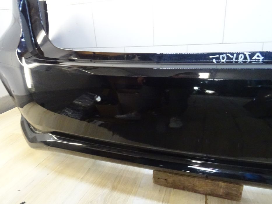 zderzak tył toyota corolla e21 sedan 52159-02e60 llu