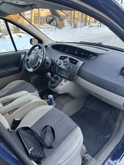 Продам Нерозмитнений Renualt Scenic 1.9DCI
