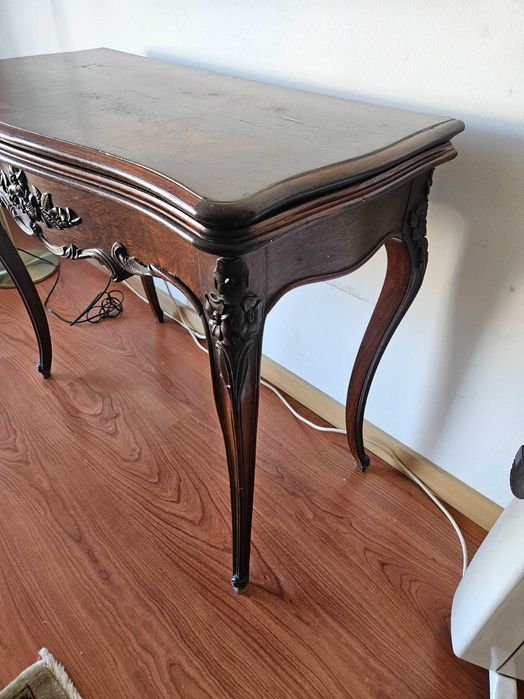 Mesa de jogo pau santo