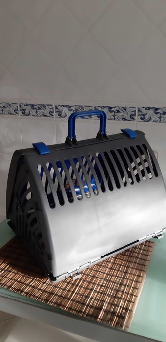 Caixa transportada portátil de animais