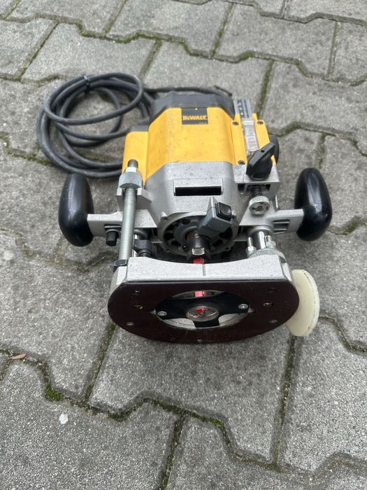 Dewalt dw624 frezarka górnowrzecionowa dewalt