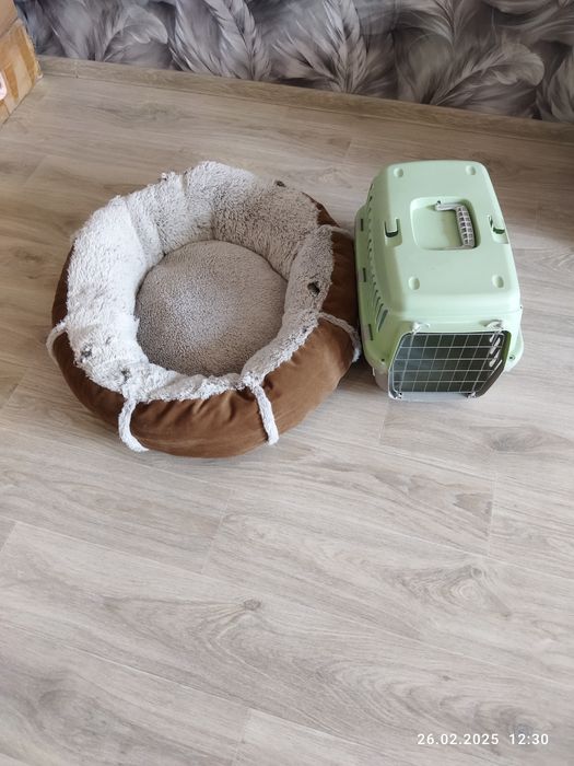 Продам переноску и лежанку