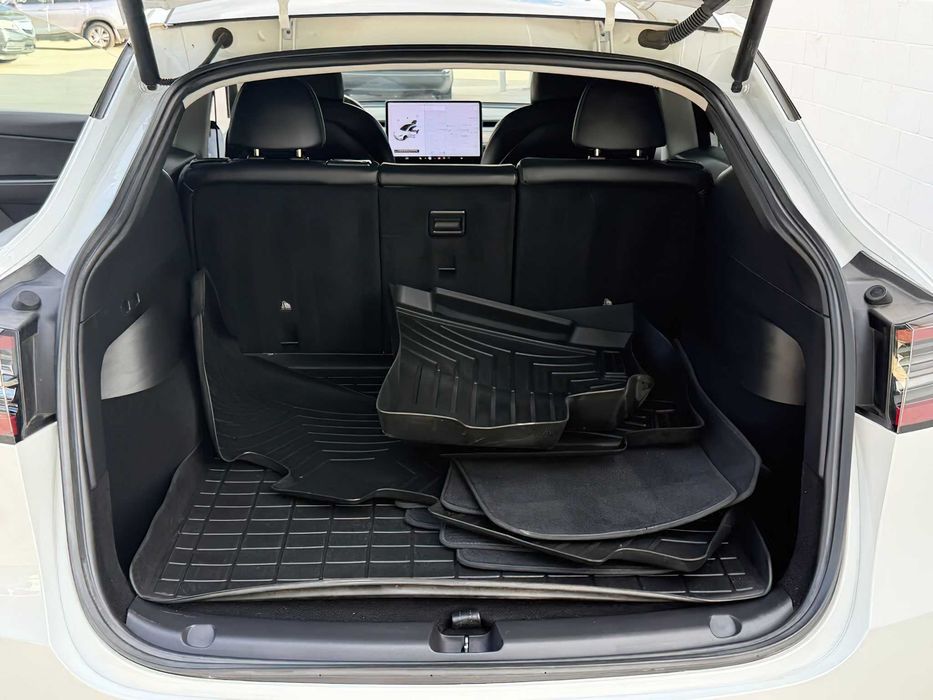 Tesla Model Y      2020