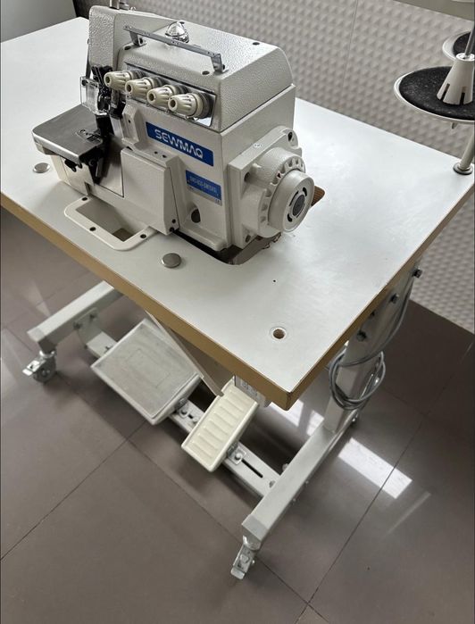 Maquina de corte cose