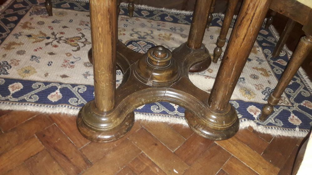 Mesa ortogonal de jantar de nogueira com 6 cadeiras