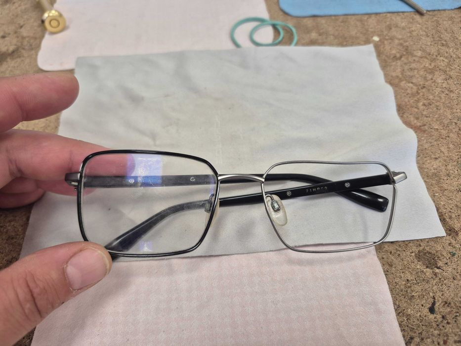 Ремонт окулярів. Реставрація оправ.