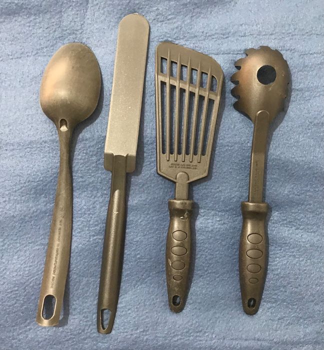 Utensílios de Cozinha pretos