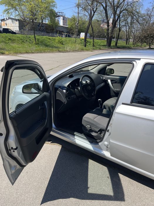 Продам Chevrolet aveo 2011