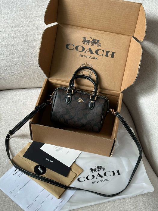 Сумка Coach Rowan шкіряна