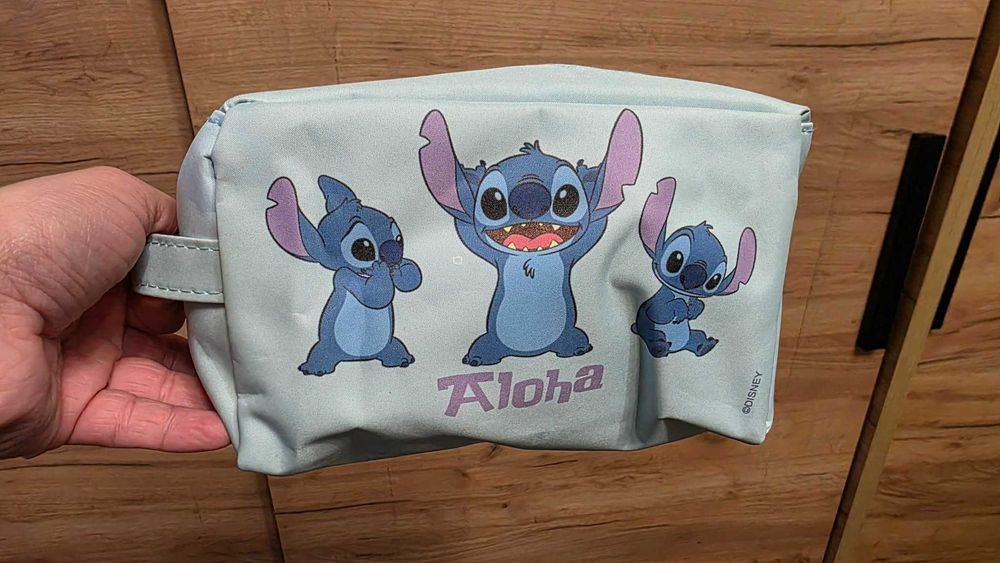 Kosmetyczka ze stichem.