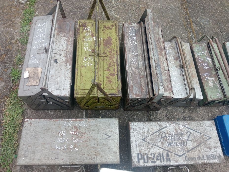 Stare Skrzynki Skrzyneczki metalowe  różne rozmiary pojemniki
