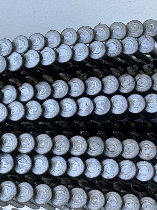 Цвях 28/90мм 21кут-2400шт,цвяхи для нейлерів на пластику.