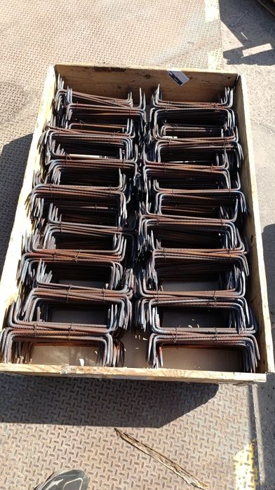 Скоба будівельна