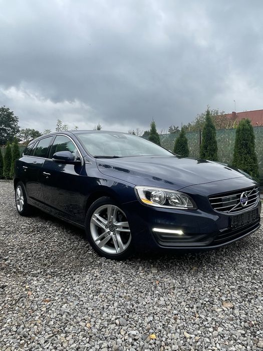 Volvo V60 2.4 D6 R-Design Plug in Hybryd 4x4 aktyeny radar !