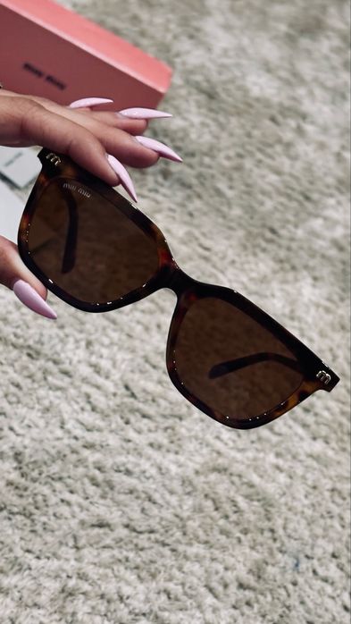 Oculos de sol da MiuMiu