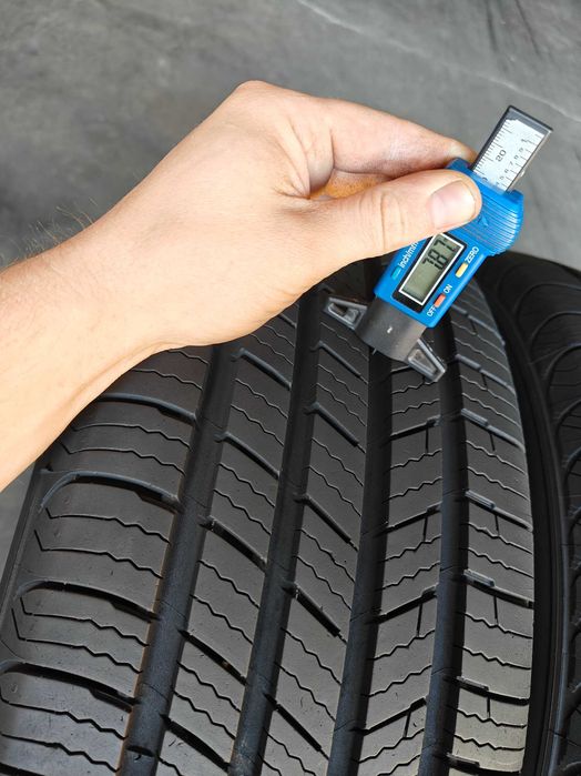 2шт R17 215 55 шина всесезона Michelin Defender з американця