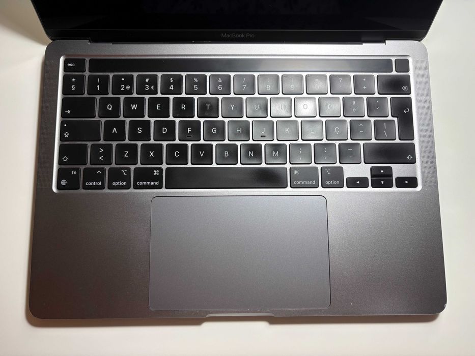 Macbook Pro 13'' M1 2020 - 16gb RAM, 256gb SSD