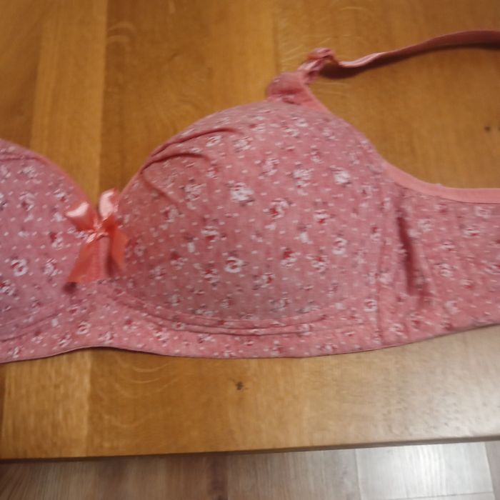 Biustonosz damski obwód 80cm
