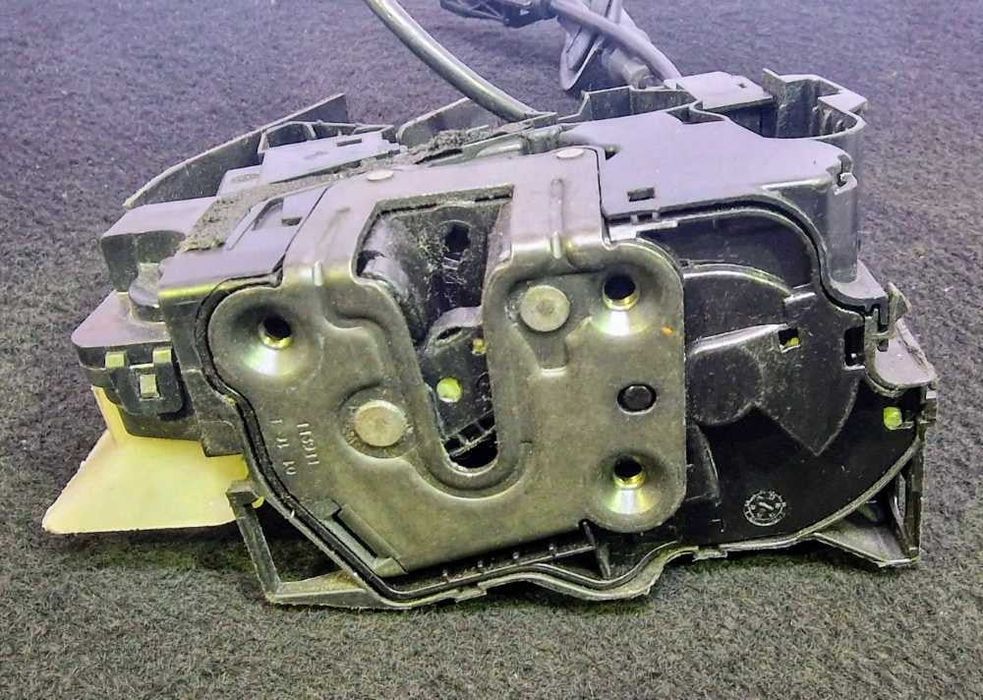 Fechadura / Fecho Porta Frente Esquerdo 805039414R - RENAULT MEGANE IV Hatchback