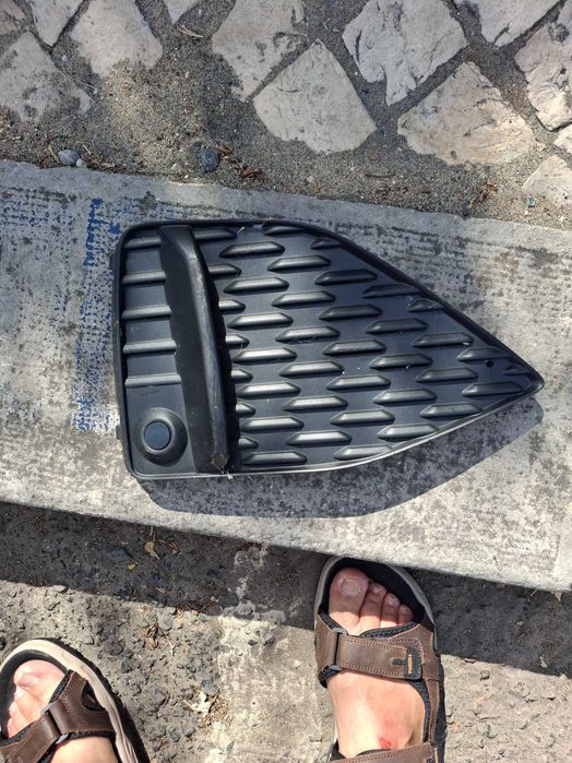 Grelha de farol de nevoeiro  Audi Q2