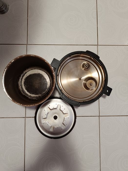 Мультиварка--скороварка Philips HD 2178/03
1000w.
Робоча, в ре