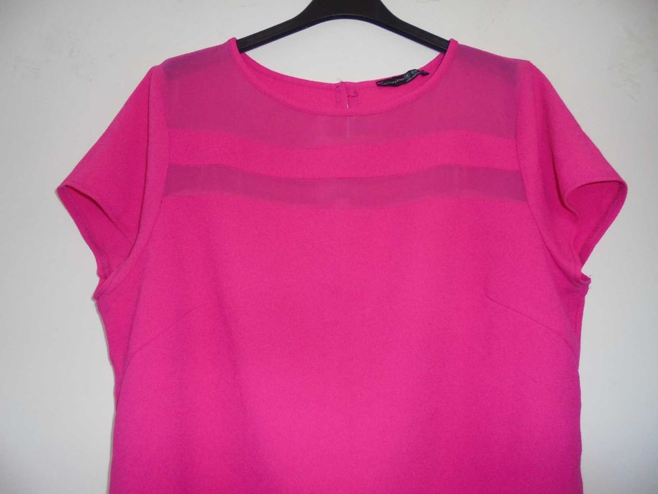 T-shirt de mulher cor de rosa linda