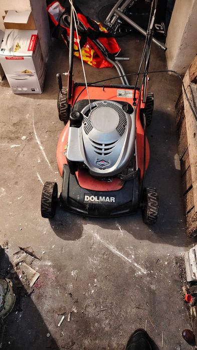 Kosiarka dolmar z napędem