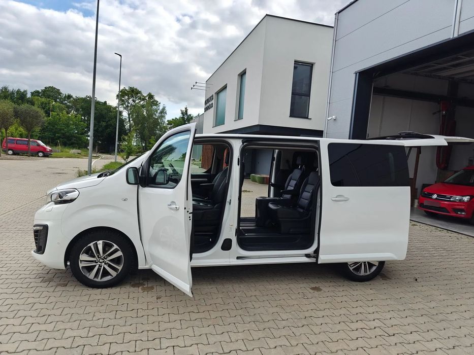 Peugeot Traveller