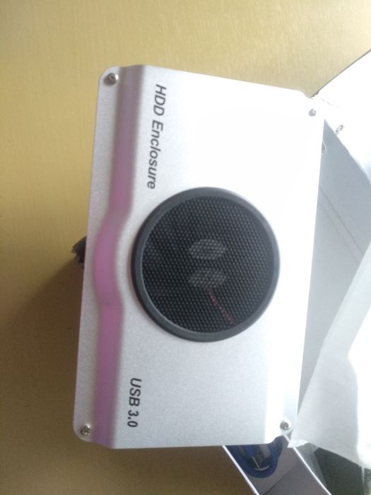 3.5" Hard Drive Enclosure with Fan, New64585117957122123