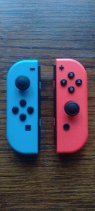 Sprzedam Nintendo Switch Oled z grą i etui.