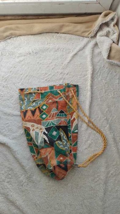 Vintage pleciony plecak-worek zielono-brązowy, bardzo dobry stan