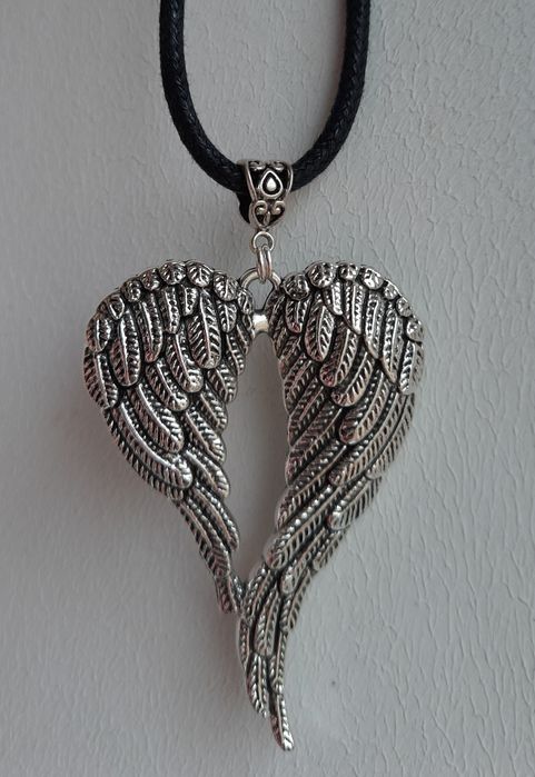 Підвіска в авто на дзеркало