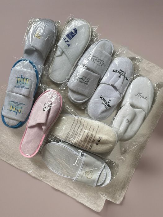 Nowe Kapcie hotelowe rozmiar uniwersalny Spa kosmetyczki 1 para