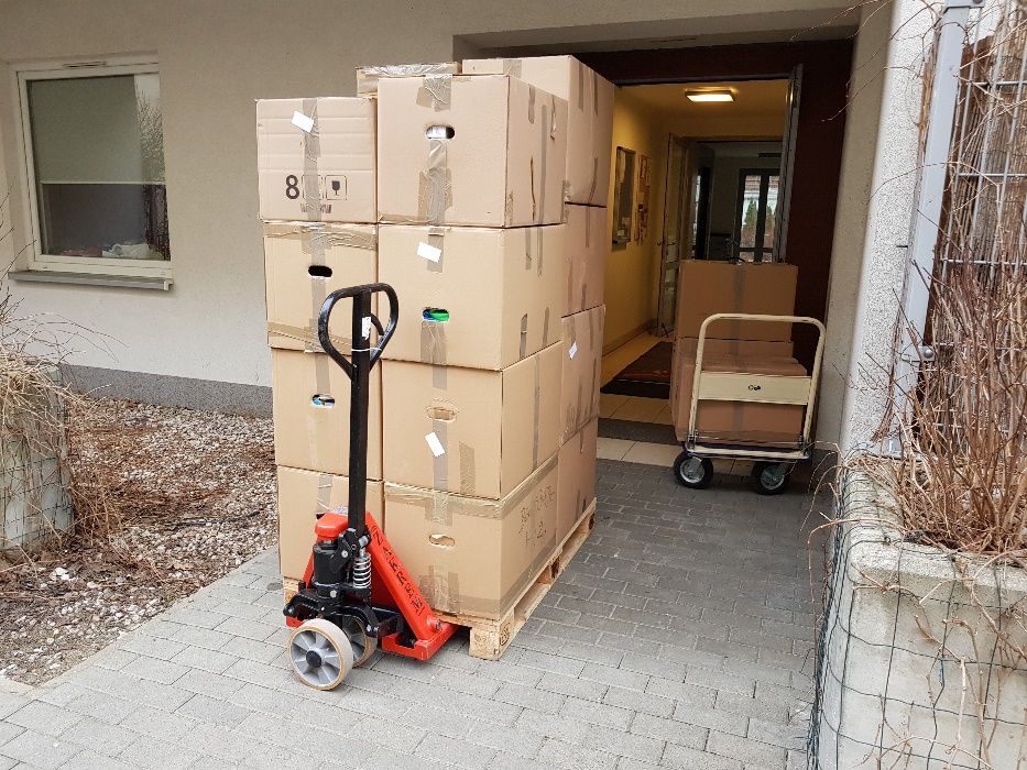 Przeprowadzki 24h/7,Transport mebli,magazynowanie auta z windą tanio