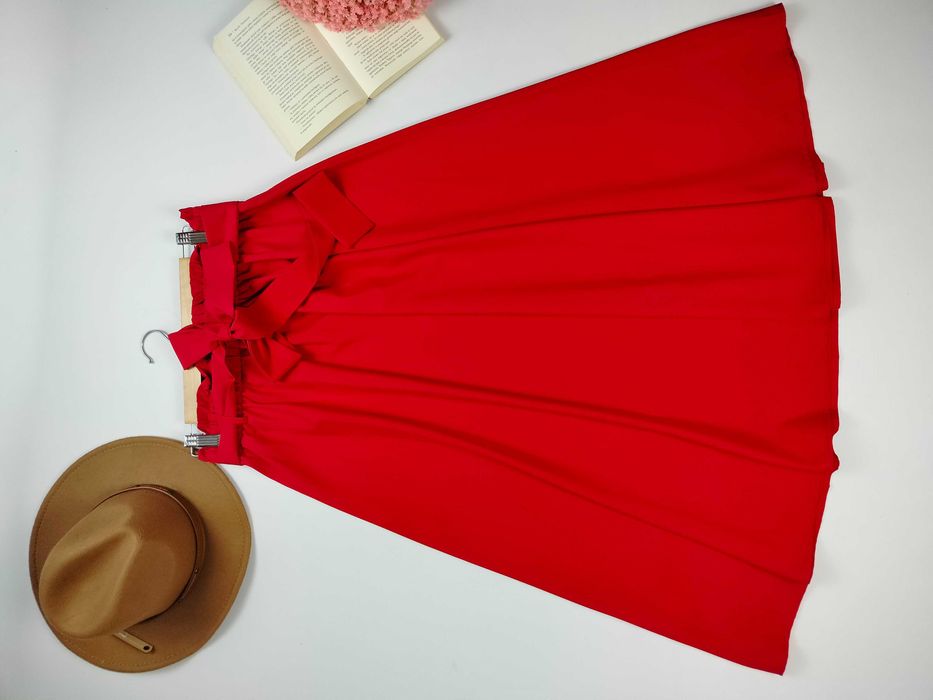 Nowa czerwona spódnica damska w rozmiarze L 40