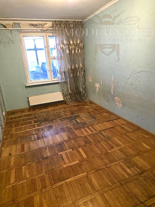 Продаж 4к квартири вул. Братиславська 13