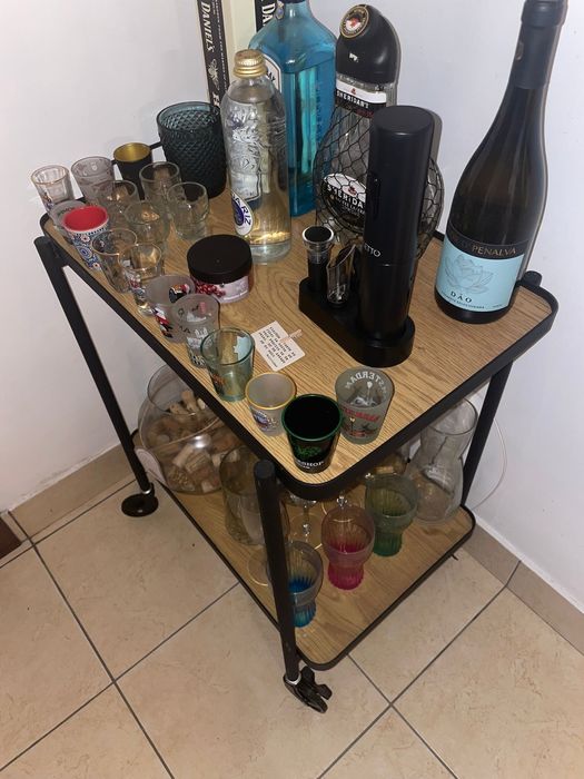 Carrinho bar em otimo estado