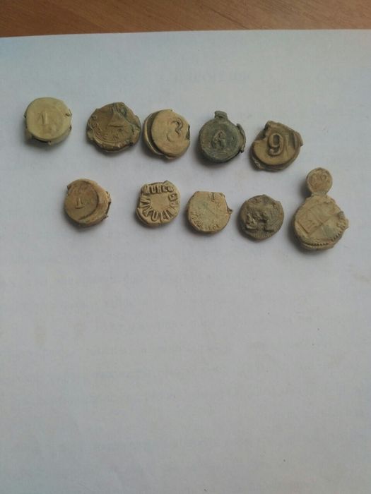 Старовинні пломби торгові і інші знідідки..