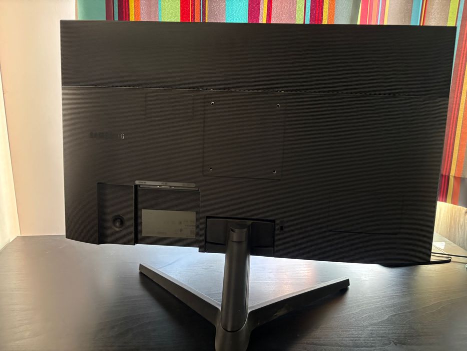 Monitor Samsung 22" Full HD — HDMI/VGA
