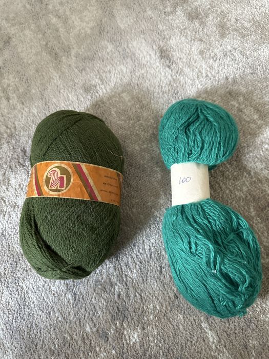 Нить шерстяная разного цвета