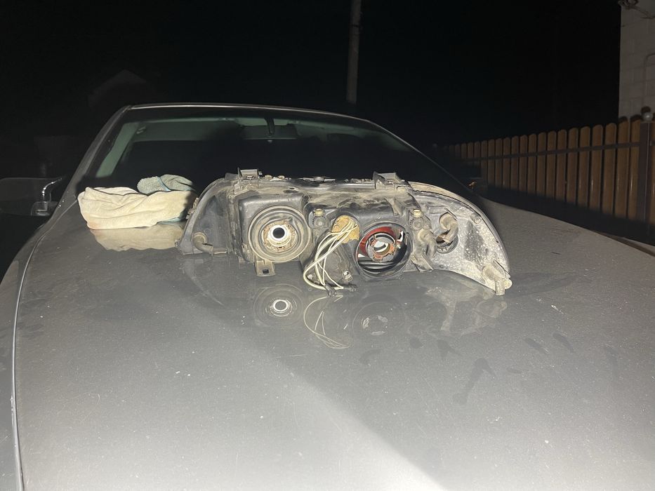 Продам 2 фари 1 рест 2 до рест