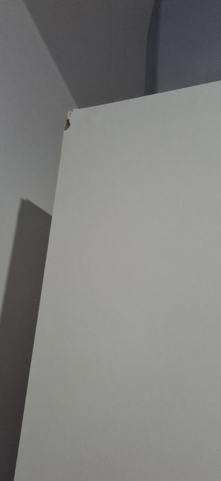 Pojemna szafa z drzwiami przesuwnymi