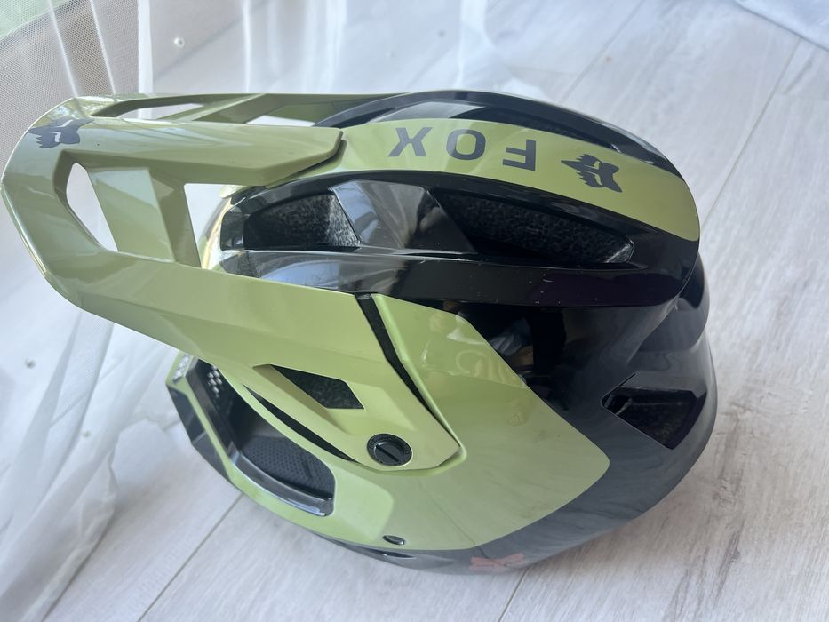 FOX RAMPAGE BARGE kask rowerowy czarno-zielony