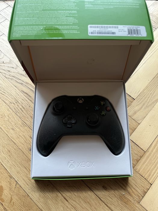 Xbox One із джойсиком
