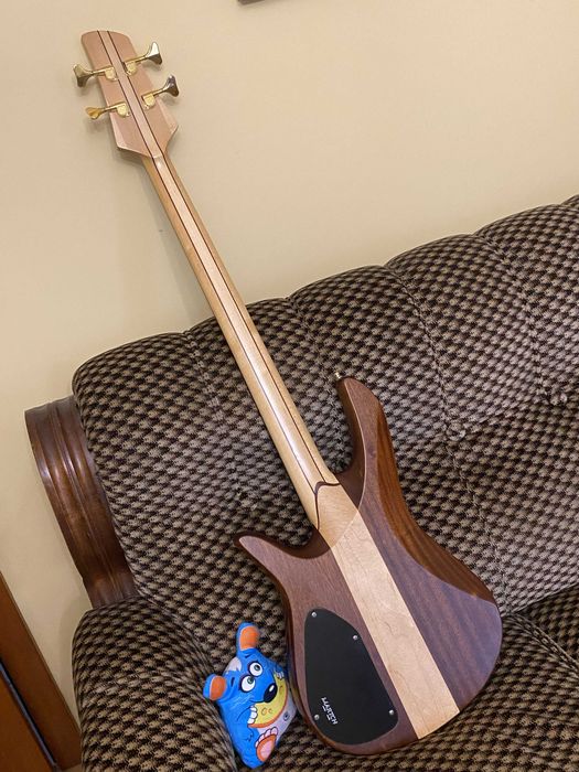 Gitara basowa Fodera Monarch Deluxe