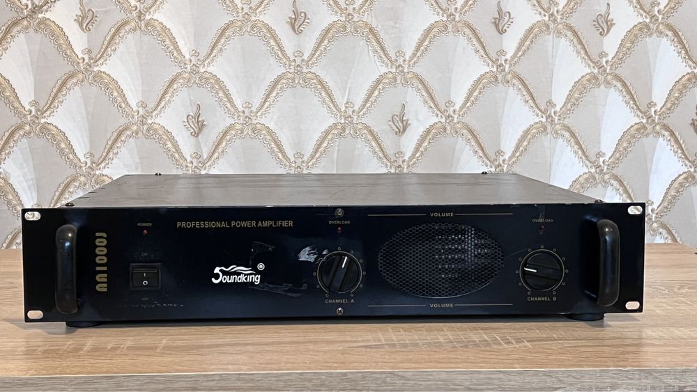 Професійний підсилювач звуку SoundKing AA1000J